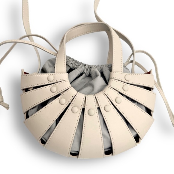 Bottega Veneta The Shell 2Way crossbody Tote Bag New w Dustbag and COA - Picture 2 of 9